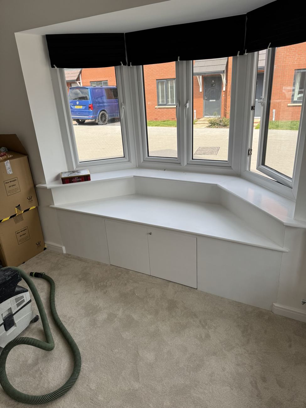Bay window seat with storage